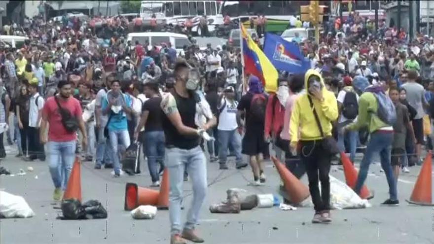 Miles de venezolanos colapsan Caracas en las protestas contra Nicolás Maduro