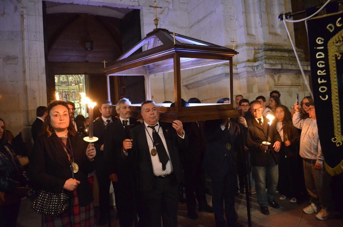 La nueva Procesión el Santo Sepulcro de Benavente, en imágenes