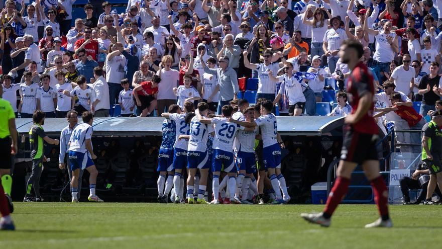 Jair adelanta al Real Zaragoza con un cabezazo inapelable