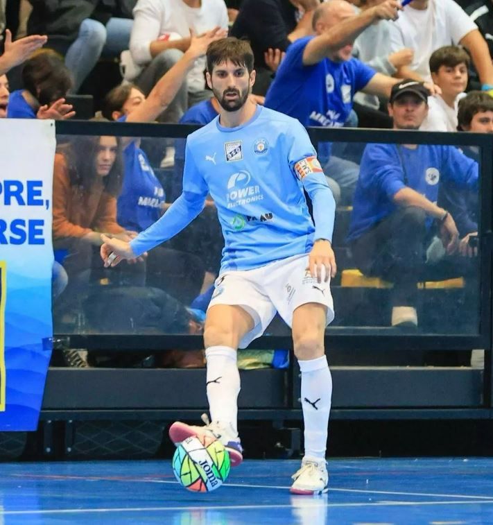 Saúl Marrupe juega con la camiseta del Gasifred la pasada temporada