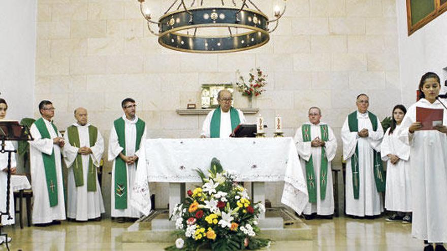 El padre Manolo fue homenajeado durante la misa de ayer en la iglesia del Beat Ramon Llull.