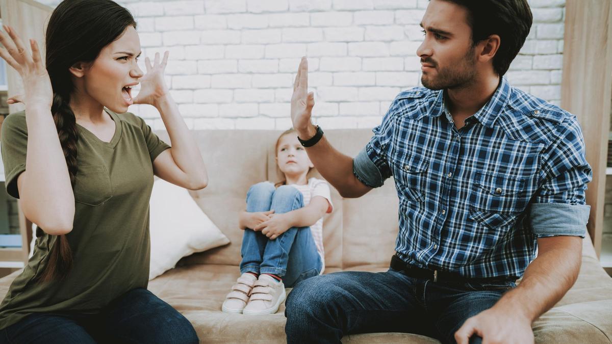 Familia discutiendo