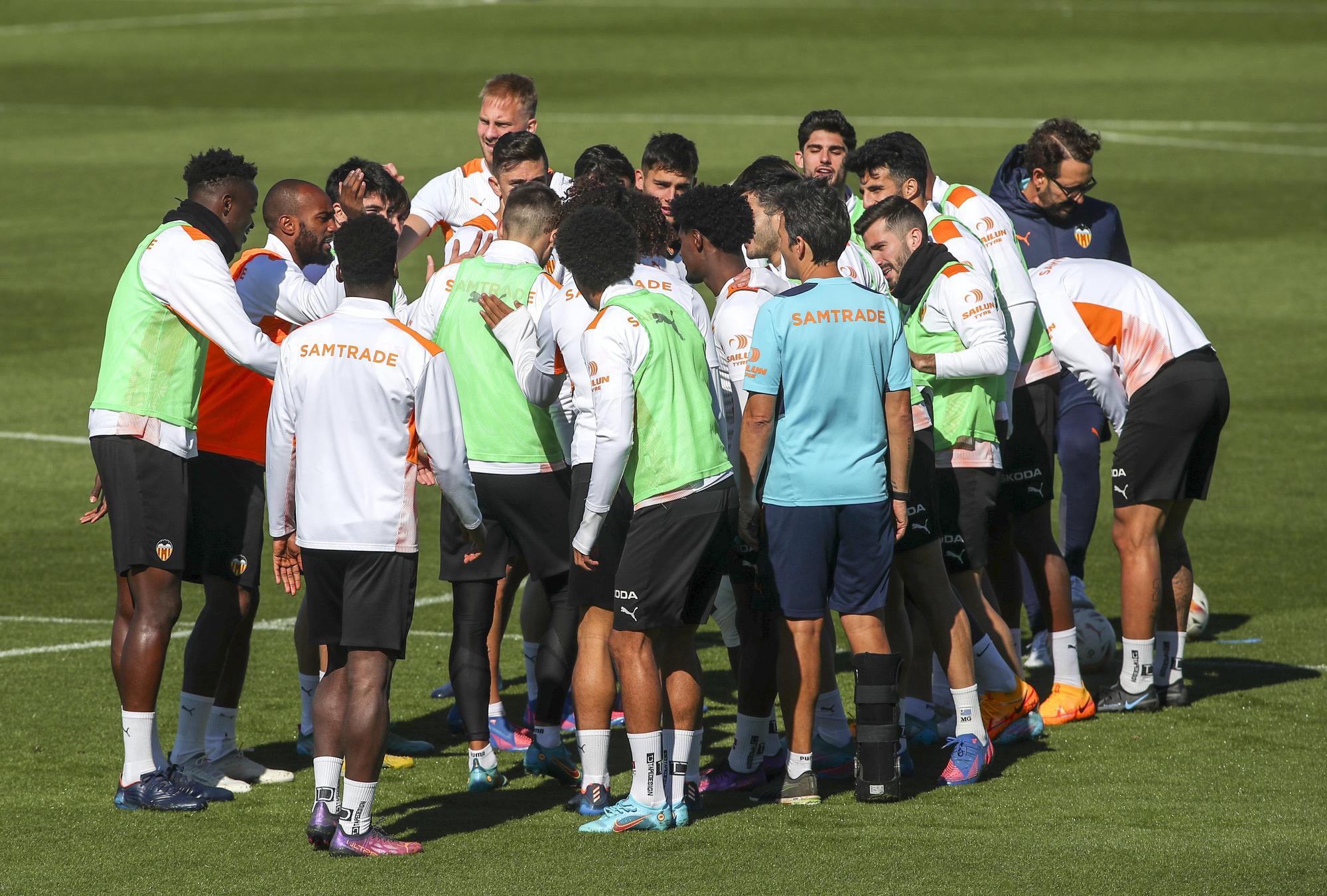 Las imágenes del entrenamiento de hoy del Valencia CF