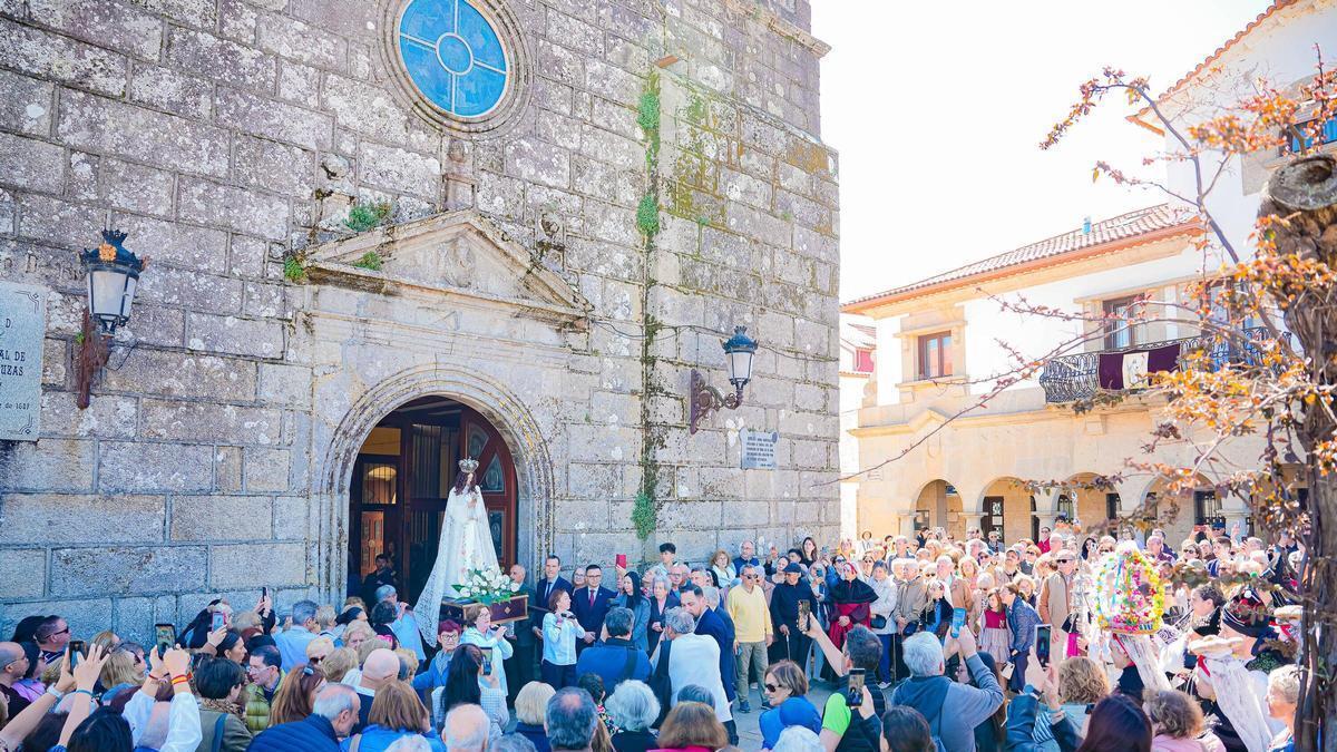 La Procesión del Encuentro en Bouzas despide la Semana Santa viguesa