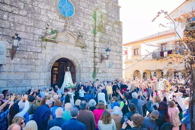 La Procesión del Encuentro en Bouzas despide la Semana Santa viguesa