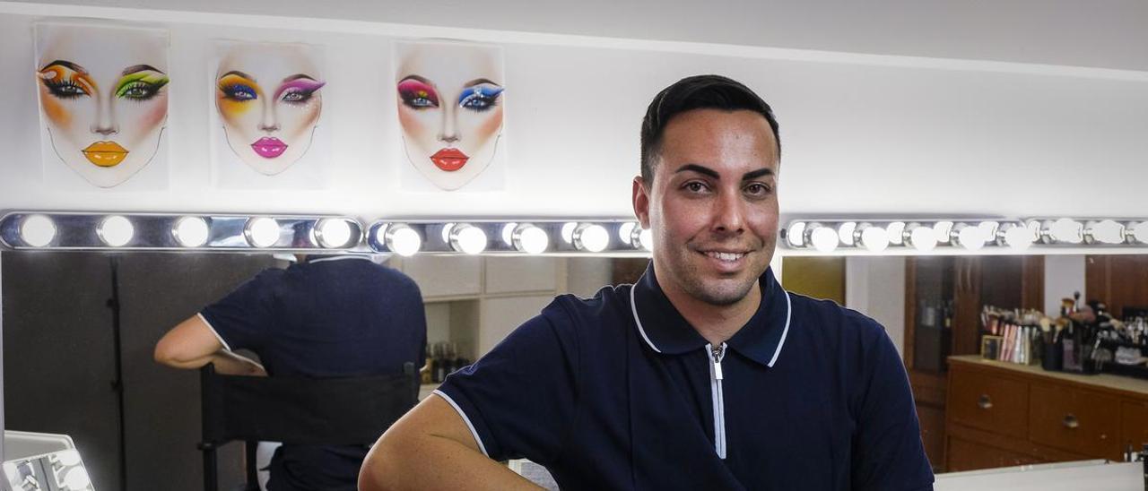 Agustín Suárez, alter ego de Miss Claudia Suárez, maquillador profesional de TV, drag queen y maquillador de Supremme Deluxe.