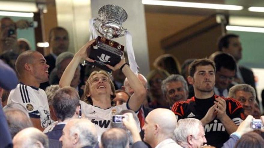 Modric, "muy contento" en su debut con el Madrid