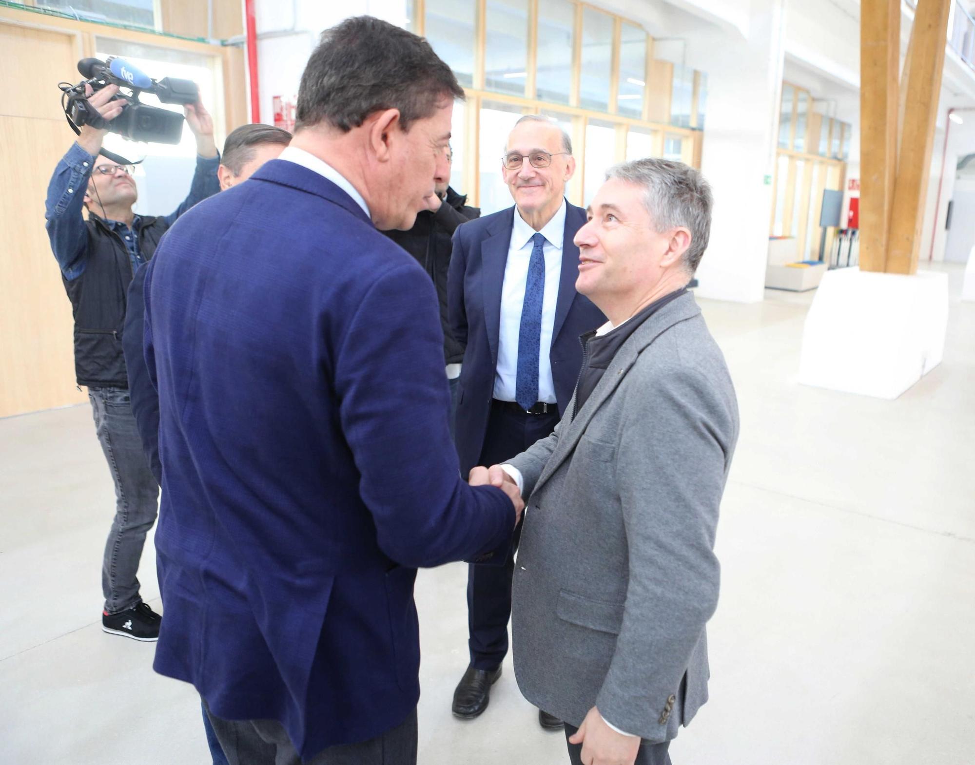 Encuentro de Besteiro en A Coruña con los tres rectores de las universidades gallegas