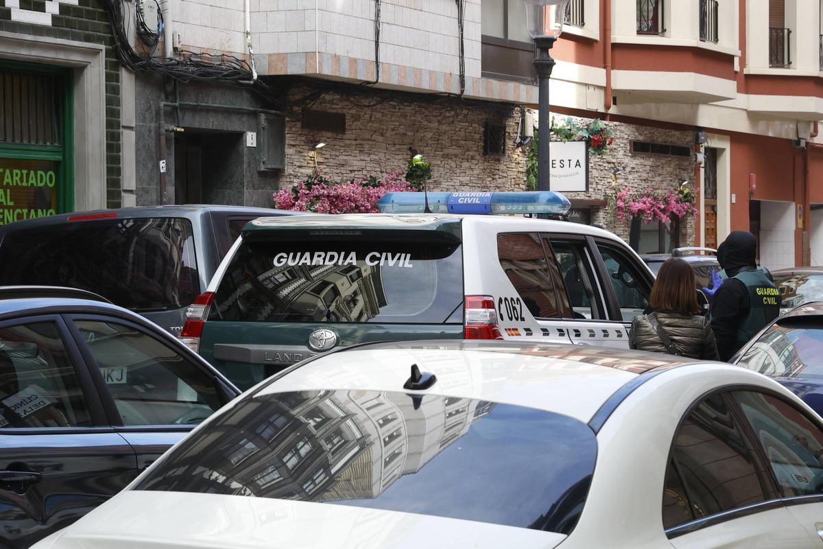 El operativo en Gijón para detener a los autores del asesinato a tiros de Emiliano "el panameño", en imágenes El operativo en Gijón para detener a los autores del asesinato a tiros de Emiliano "el panameño", en imágenes