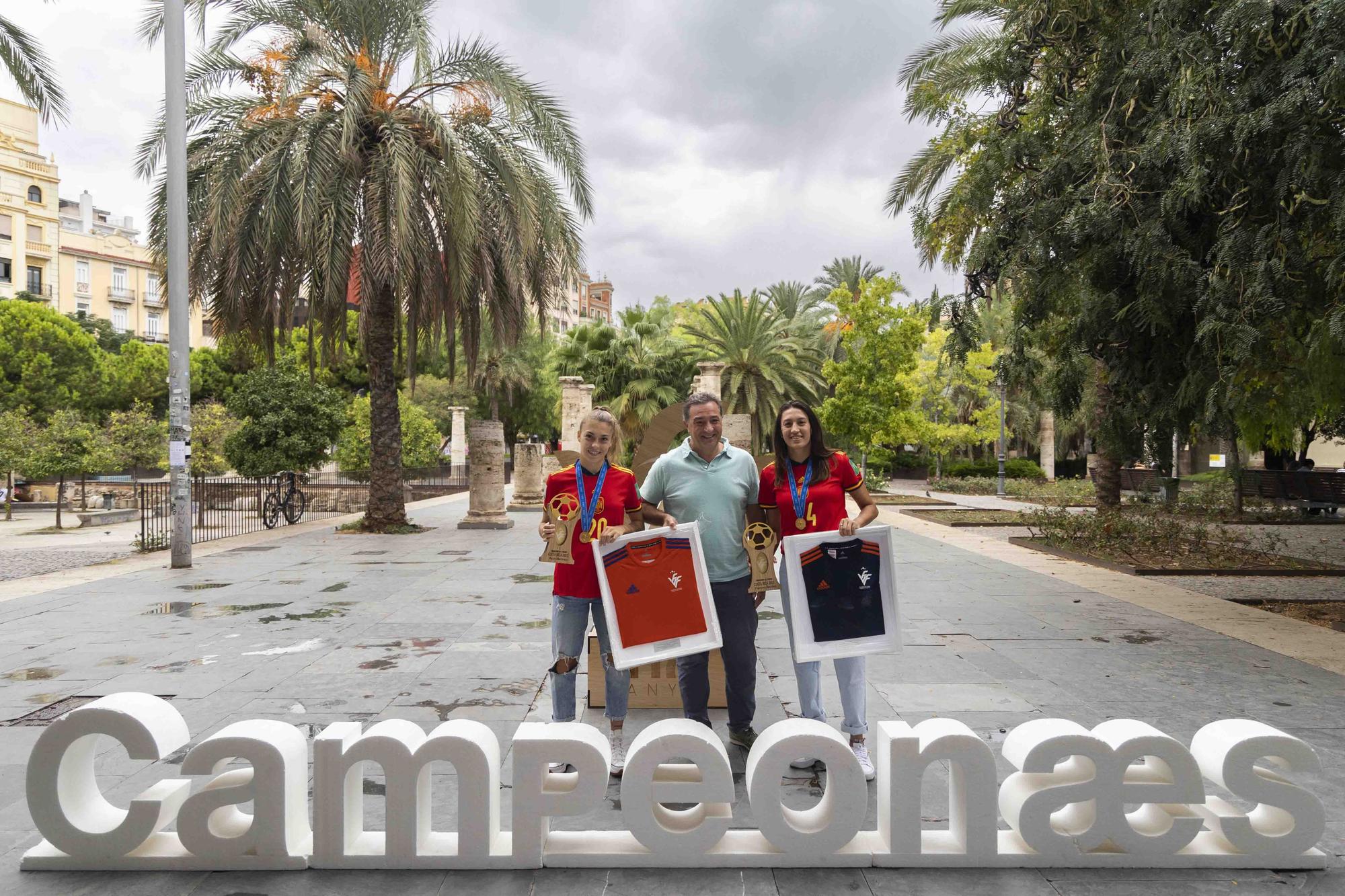 Homenaje a las valencianas campeonas del mundo sub20 de fútbol