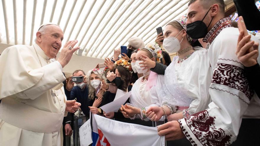 Interrumpe a gritos la audiencia general del Papa Francisco