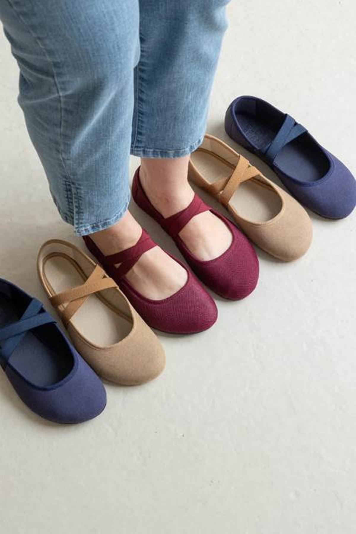 La tendencia 'barefoot' tiene firma valenciana: Clotsy ha lanzado una colección de bailarinas con las características de andar descalzo.