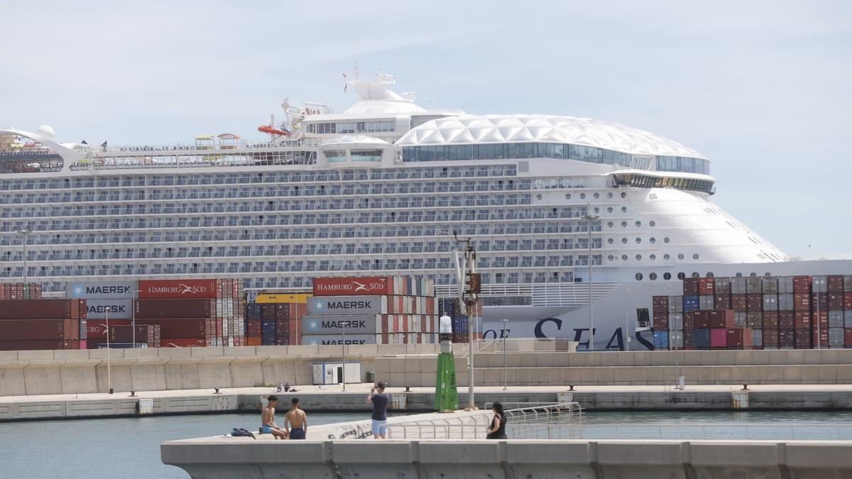 Crucero Valencia | El crucero más grande del mundo atraca en València
