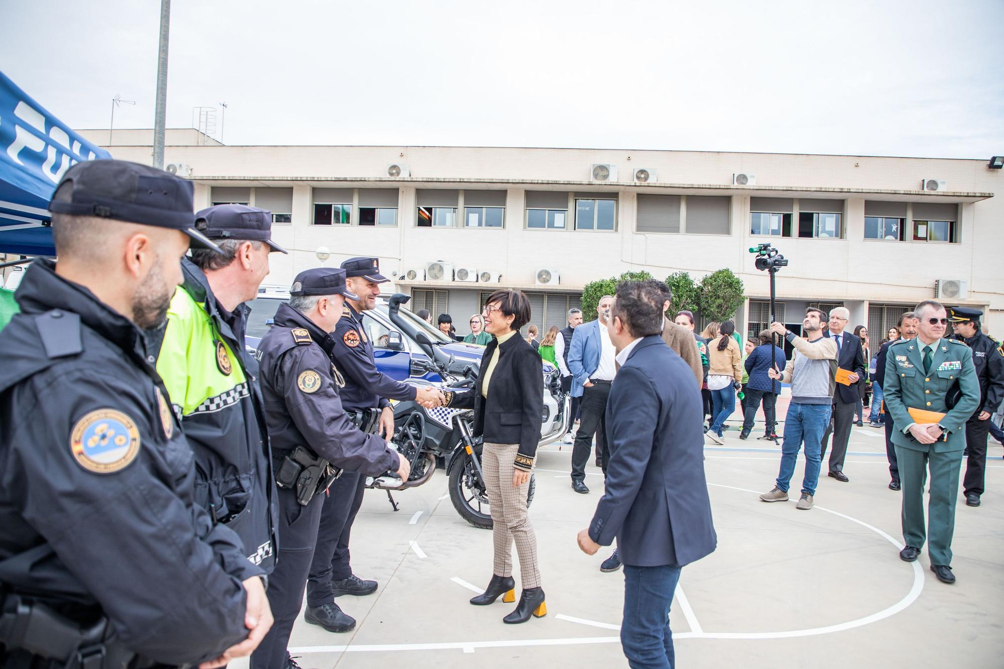 Visita de la Directora de la Guardia Civil al colegio de Hurchillo