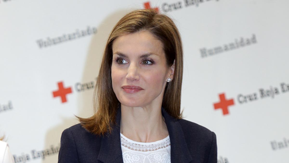 Letizia Ortiz, perfecta con un look 'working girl'