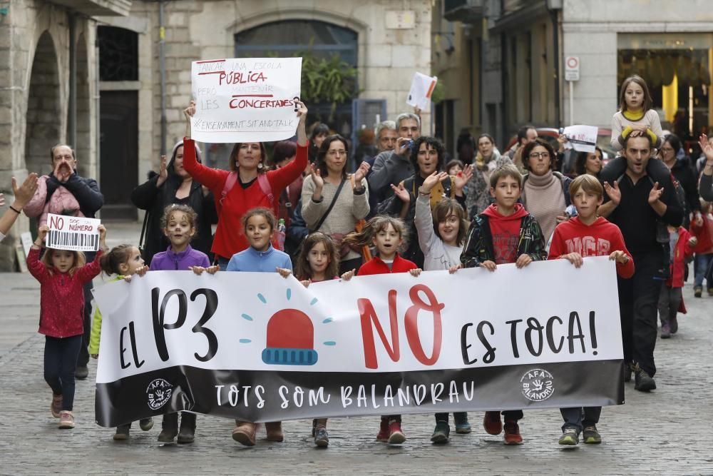 Les famílies de l'escola Balandrau de Girona protesten pel tancament de P3