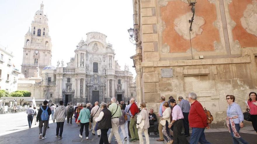 El turismo da de comer a más  de 17.400 familias murcianas