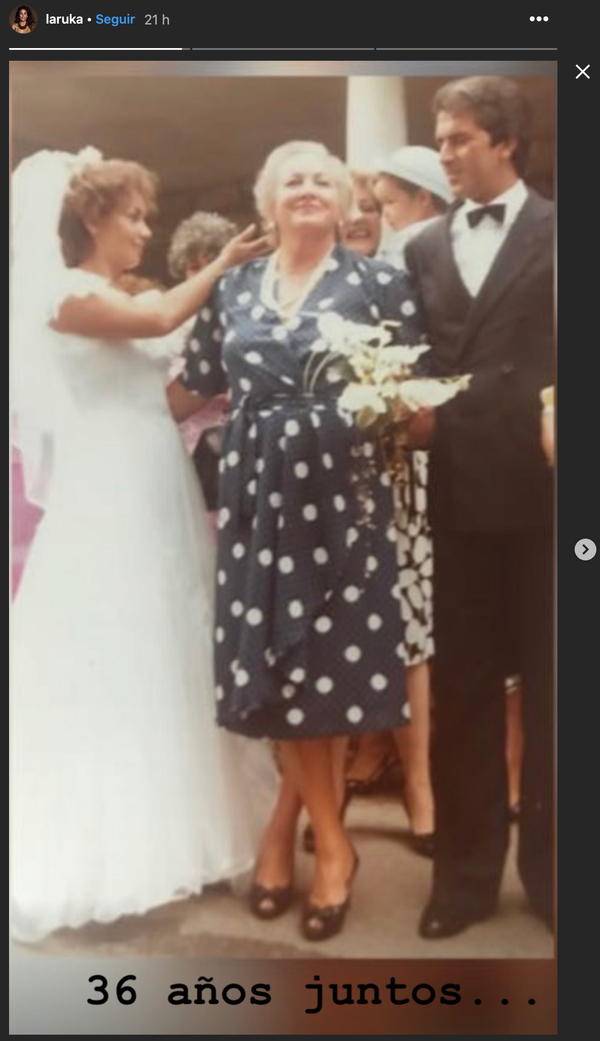 Lara Álvarez da la enhorabuena a sus padres por sus 36 años de casados