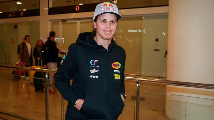 Laia Sanz aterriza en España: "Duele estar aquí"