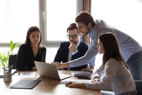 Nuevas generaciones de talento laboral.