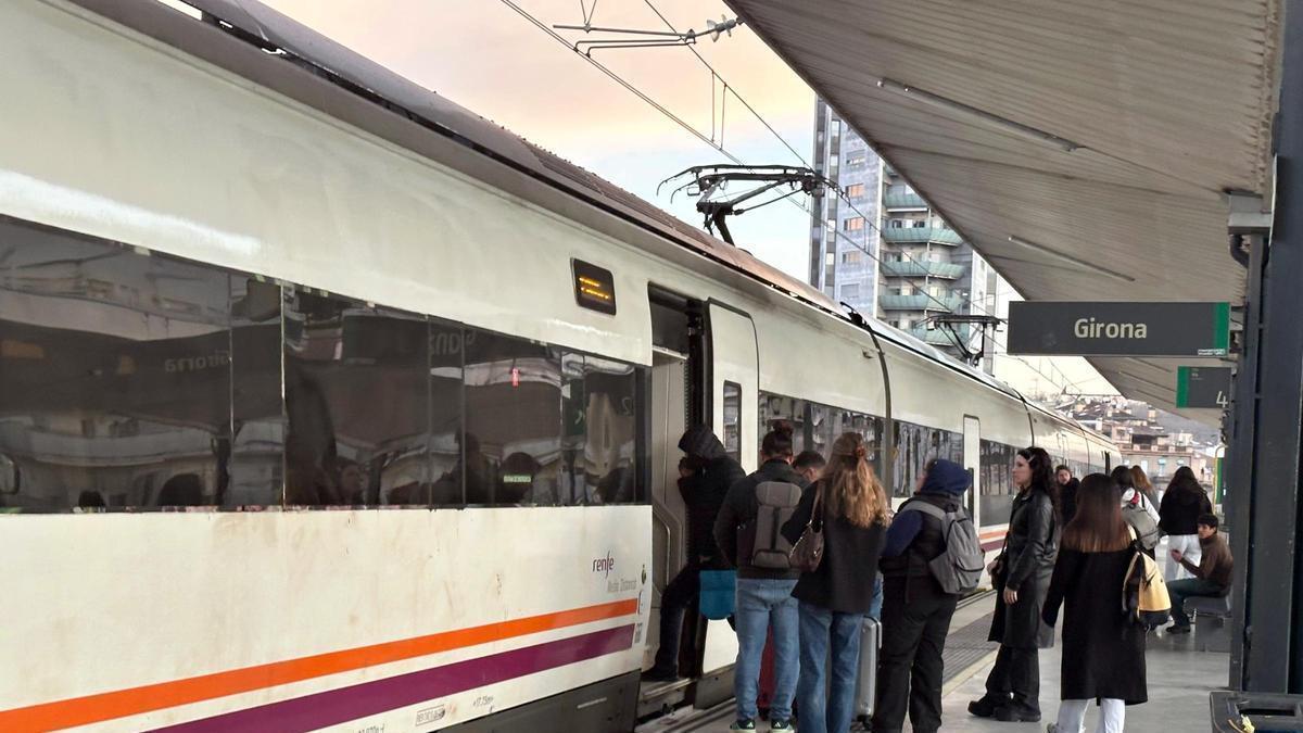 Usuaris de Renfe, a Girona: "Som un país de pandereta"