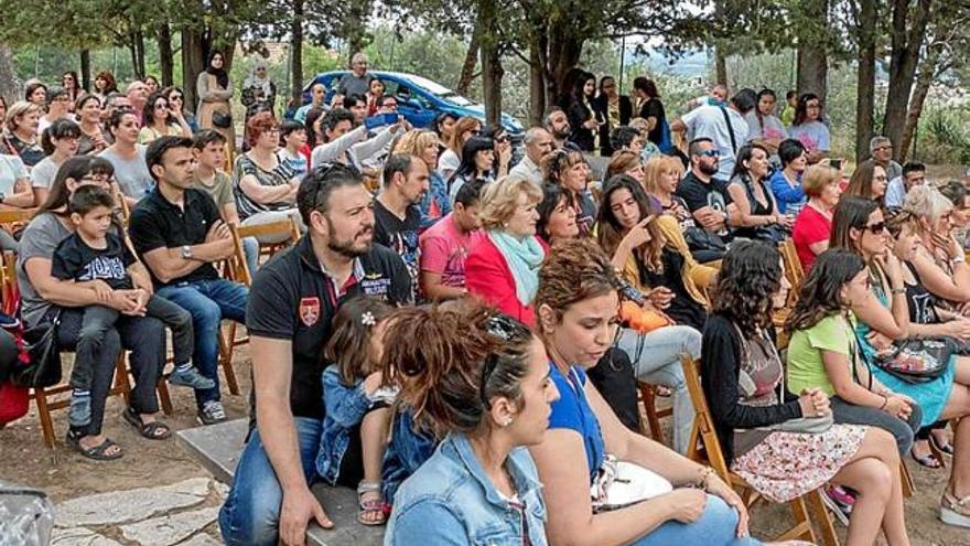 La iniciativa veïnal per donar a conèixer el parc del Castell aplega 300 persones