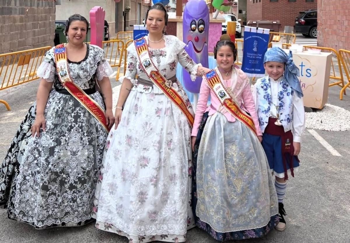 Maximos representantes de la Falla L'Ermita de Benifairó de les Valls.