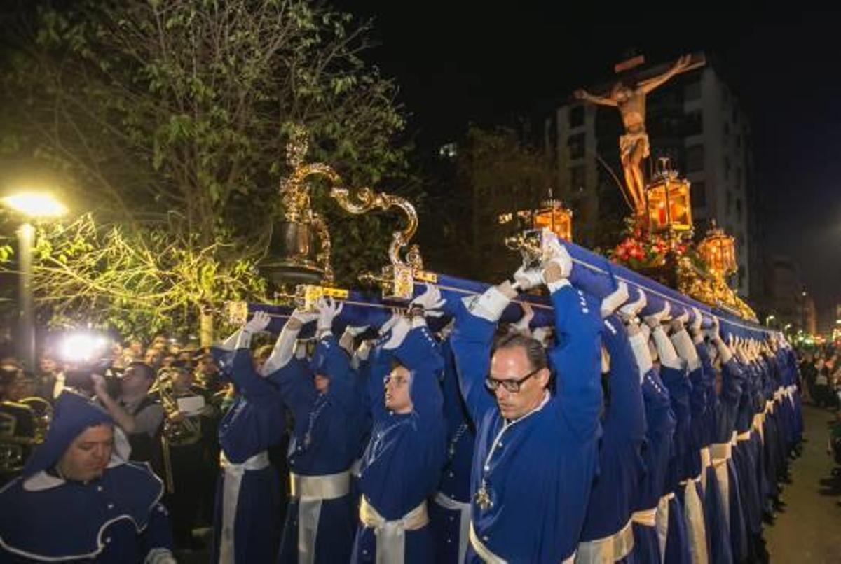 El Triduo Pascual se encamina hacia la Hora Nona