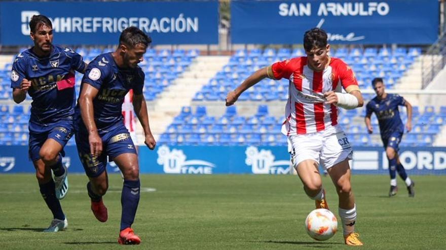 Nico Espinosa, con la protección anatómica que llevó en la Condomina.