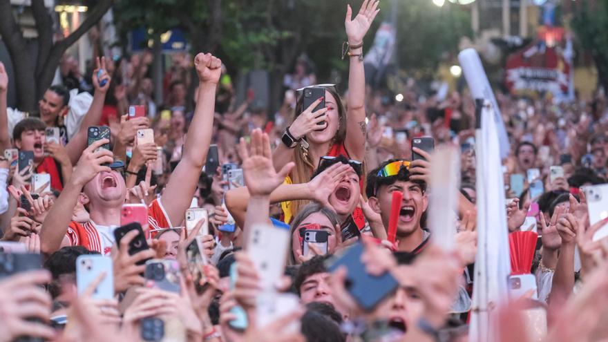 El pasodoble Idella desata la Fiesta en Elda