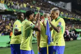 Brasil se pone cuarta tras ganarle 1-0 a Ecuador