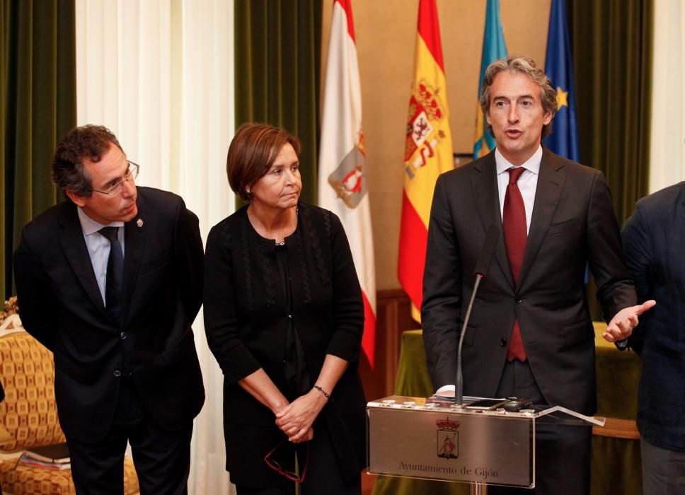 Visita a Gijón del Ministro de Fomento. Íñigo de la Serna