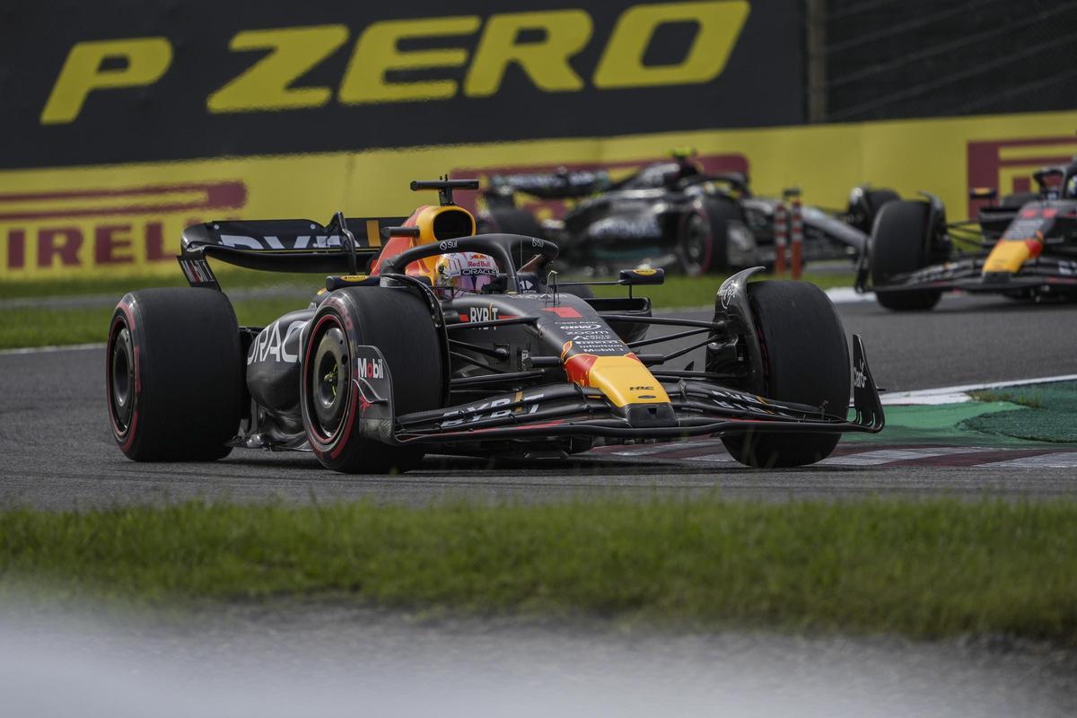 Pole incontestable de Verstappen en Japón; Sainz 6º y Alonso 10º Pole incontestable de Verstappen en Japón; Sainz 6º y Alonso 10º