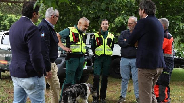 Diego Calvo durante una de las actividades con los canes de búsqueda.  |