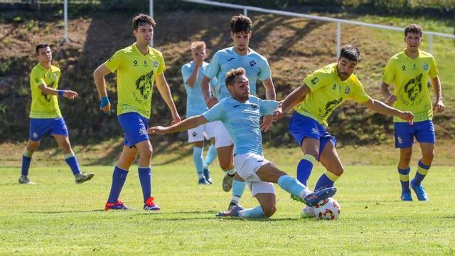 Lance de la primera jornada de la temporada regular entre Cambados y Beluso.