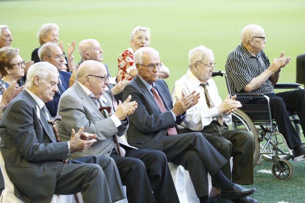 El Valencia rinde homenaje a sus socios más fieles