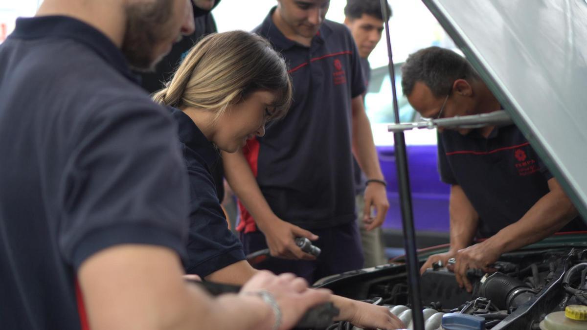 La estabilidad laboral y los salarios competitivos son algunas de las ventajas de la FP Industrial.