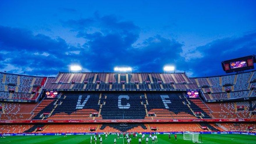 El &#039;morbo&#039; en los videomarcadores de Mestalla antes del España-Países Bajos