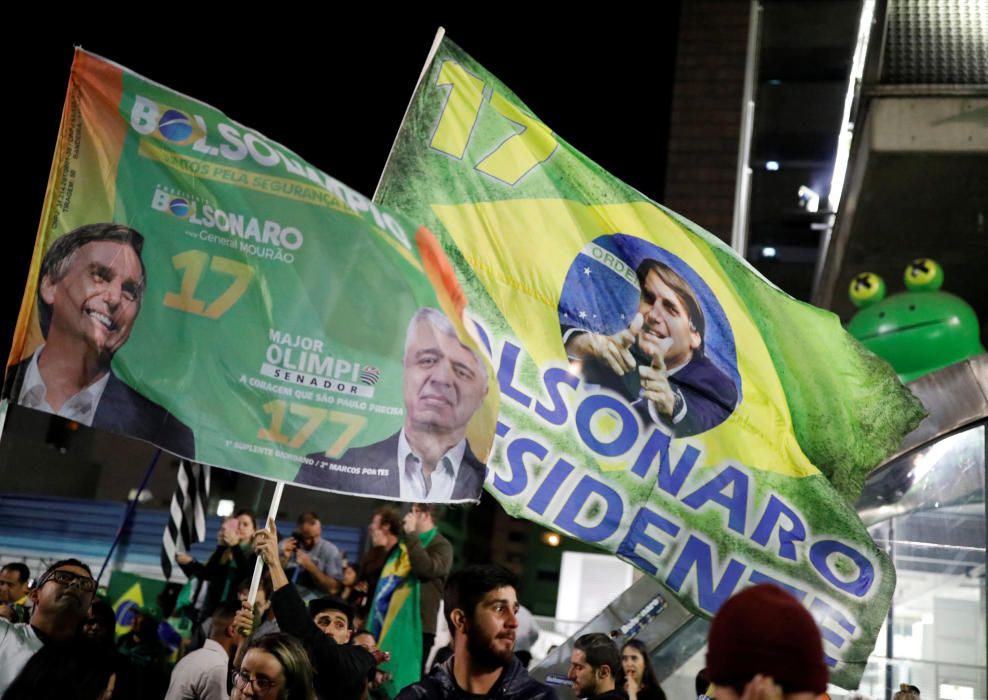 Los seguidores de Bolsonaro celebran su victoria