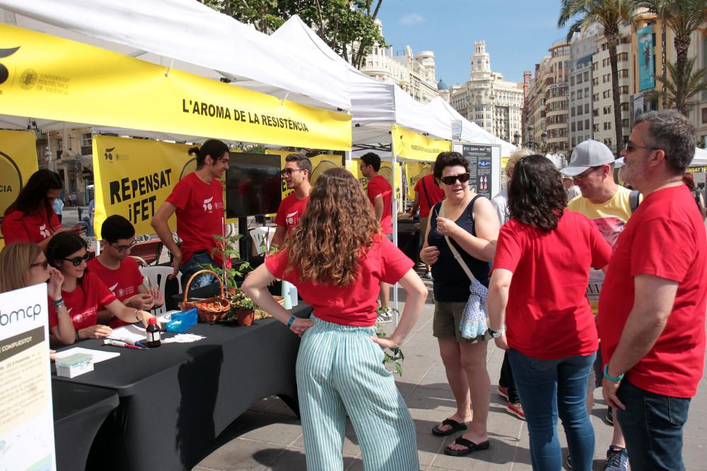 La UPV llena de ciencia la plaza del Ayuntamiento