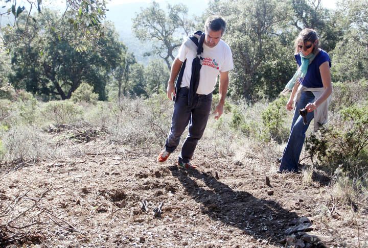 Els militars llancen morters en finques particulars