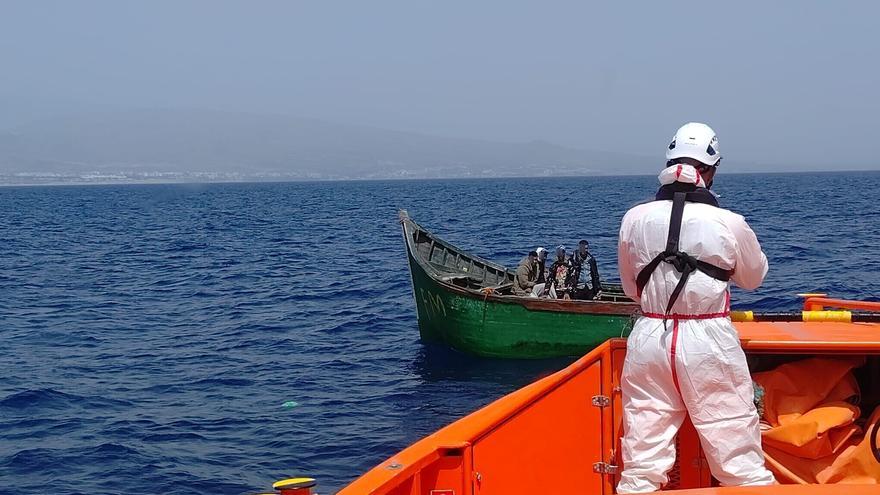 Rescatan a 62 migrantes en aguas próximas a Lanzarote y Gran Canaria en las últimas horas