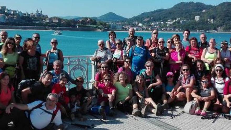 La Asociación de Amigos del Camino de Santiago comienza en San Sebastián la ruta jacobea por etapas