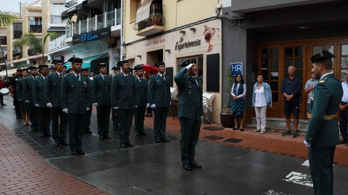 Parada militar de los agentes de la Guardia Civil de Moraira