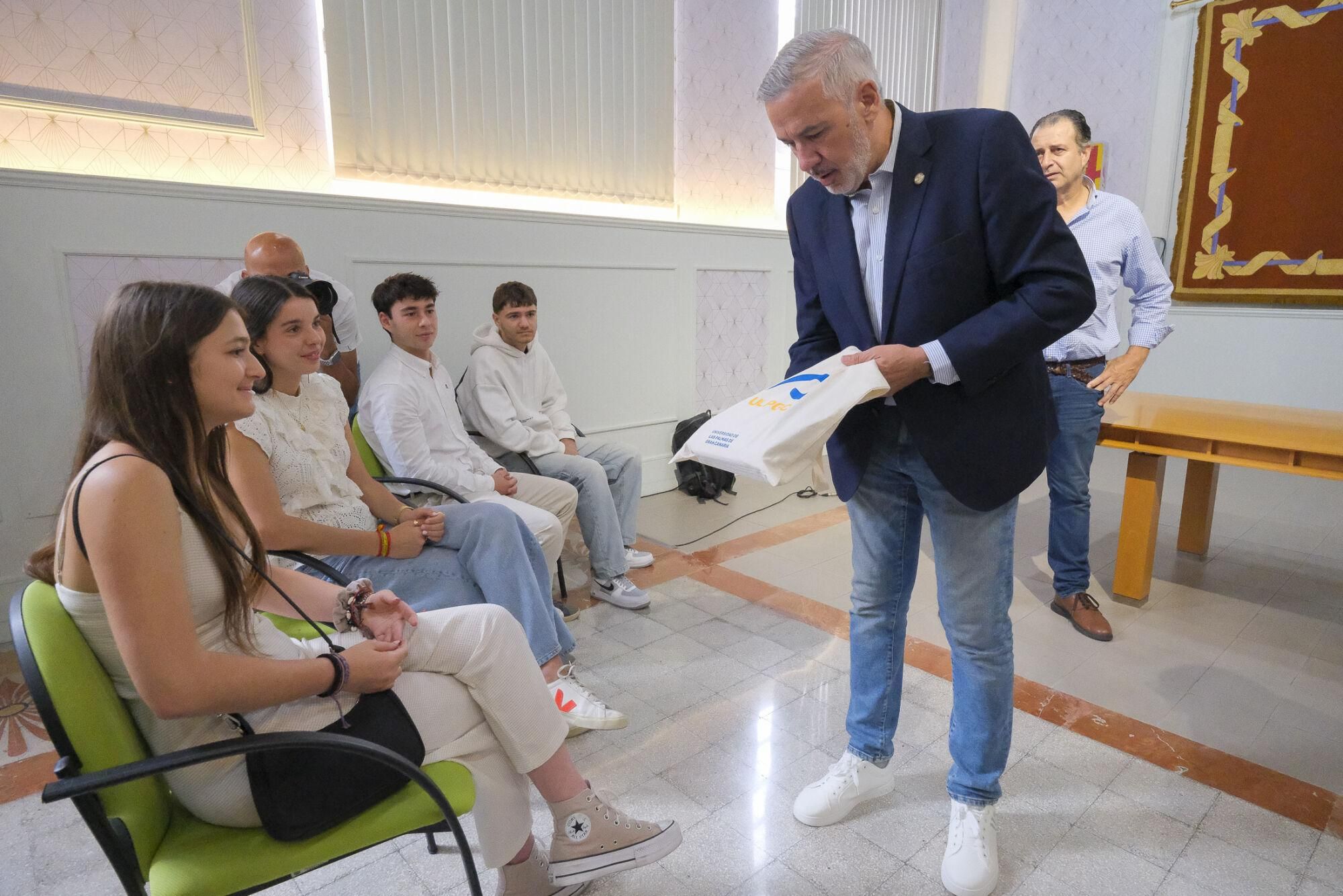 Recepción de la ULPGC a los estudiantes con mejores calificaciones en la PAU de junio 2025