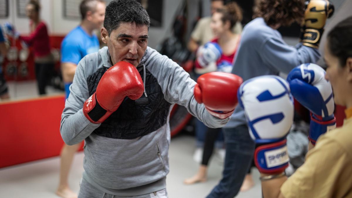 Dentro del ring de boxeo que rehabilita toxicómanos en Barcelona