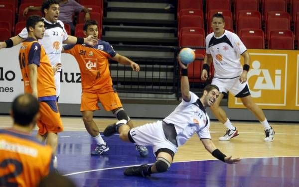 El partido entre Balonmano Aragón y Palma del Río, en imágenes