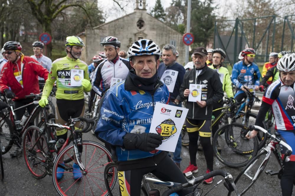Homenaje a los ciclistas atropellados en A Guarda.