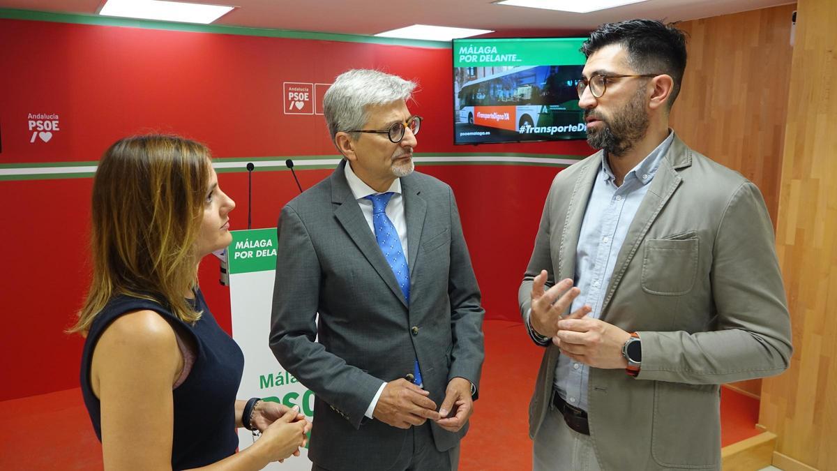 Josele Aguilar, con Isabel Ruiz y Daniel Gómez, este martes en un acto del partido.