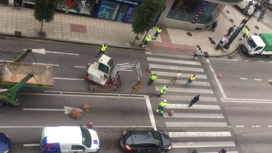 Una avería obliga a cortar un carril en la calle General Elorza